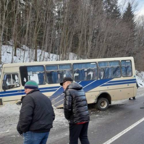 Автобус “Дрогобич-Майдан” злетів з дороги через водійку, яка порушила правила дорожнього руху (ВІДЕО)