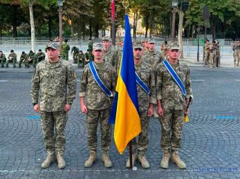 Українські військові візьмуть участь у параді в Парижі