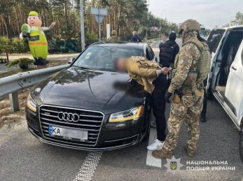 Ув’язнили шахрая, який ошукав матір загиблого військового майже на 7 млн грн