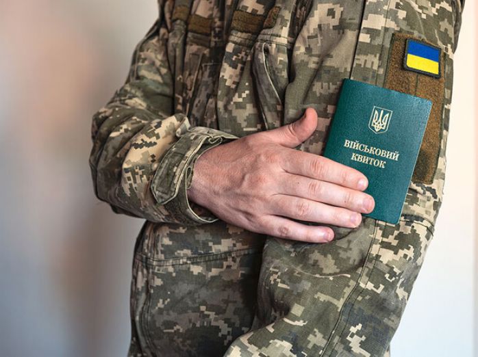 Поліція розслідує фіктивне працевлаштування чоловіків вчителями на Львівщині