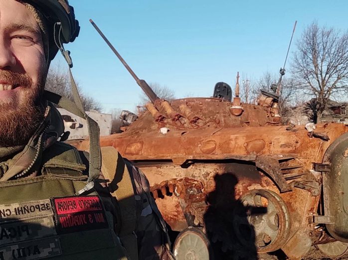 «З тебе будуть люди» — 7 фактів про художника і ветерана з Лішні Назара Бермеса, яких ви не знали