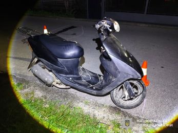 Неподалік Дрогобича чоловік загинув через падіння зі скутера