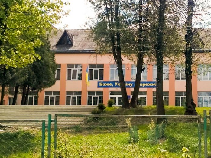 Понад 1700 вчителів шукають в Україні