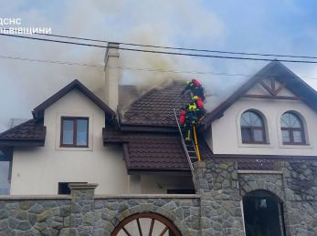 У Дрогобичі горів житловий будинок
