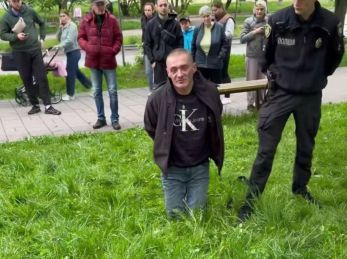 У Львові затримали чоловіка, який під час втечі від ТЦК та поліції приставив ніж до горла 13-річної дівчини
