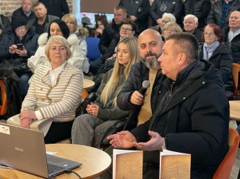 Відгомін війни: у Дрогобичі презентували збірку віршів майора Романа Іваськіва