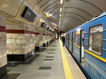 У Києві зупинилося метро та зникли вода і опалення: що відомо