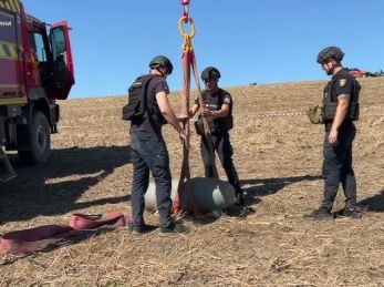 Мешканців Львівщини закликають повідомляти про уламки збитих дронів та ракет