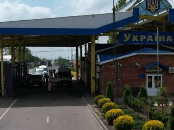 На кордоні з Польщею закрили пункт пропуску через загрозу дронів