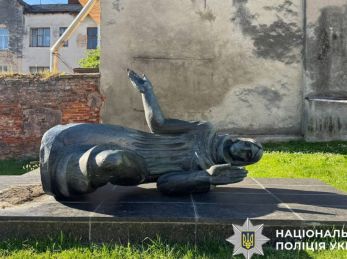 За наругу над памʼятником жертвам німецької окупації увʼязнили 32-річного мешканця Дрогобича