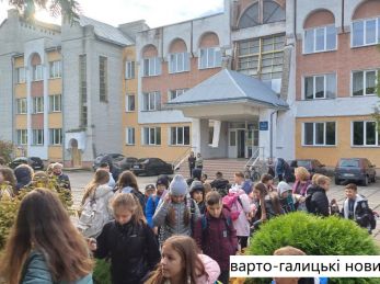 Хвиля повідомлень про «мінування» на Львівщині: під загрозою школи