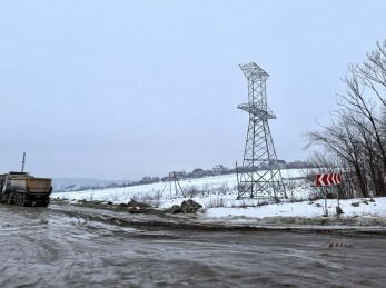 Новий етап будівництва об’їзної Трускавця: встановили високовольтні опори